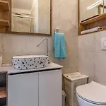 Appartement 4 Bedroom Lovely In Medulin