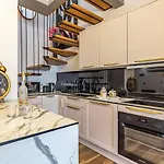 4 Bedroom Lovely In Medulin