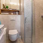 Appartement 4 Bedroom Lovely In *