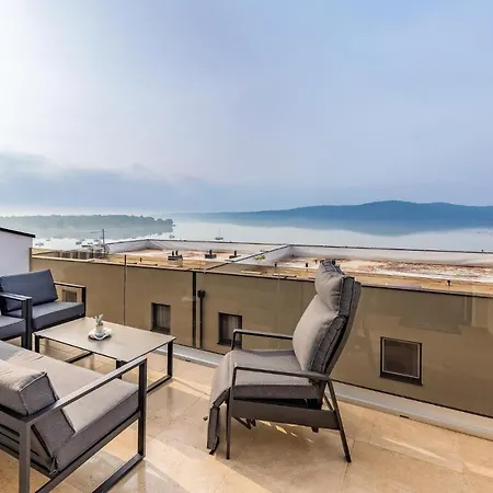 Amazing In With House Sea View