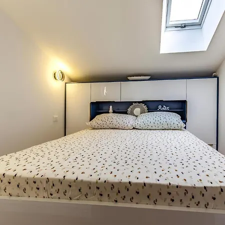 Appartement 4 Bedroom Lovely In