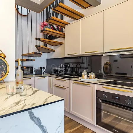 4 Bedroom Lovely In Μεντουλίν