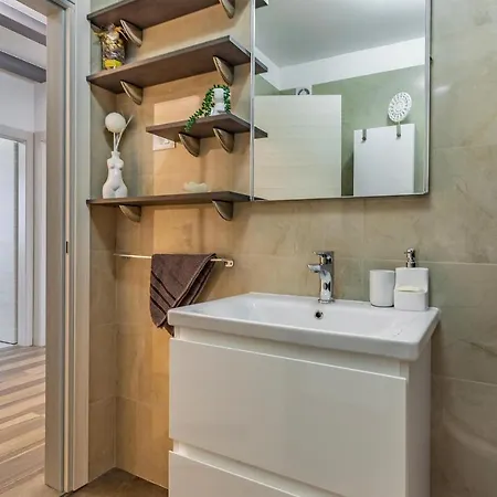 4 Bedroom Lovely In * Μεντουλίν